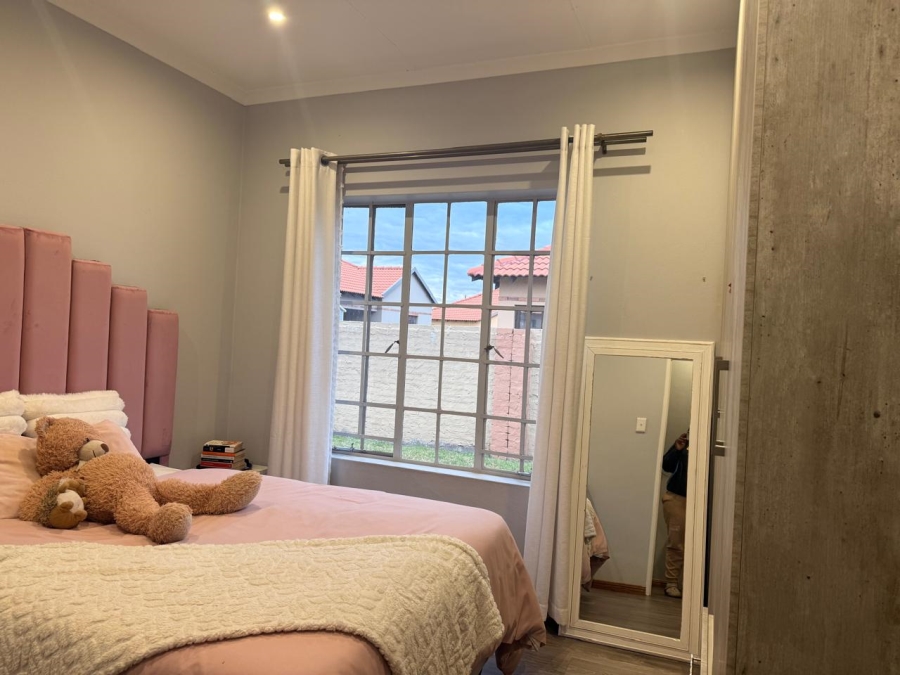 3 Bedroom Property for Sale in Waterkloof East North West